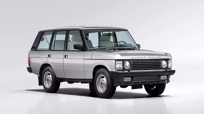Range Rover Classic Titan Silver после реставрации продадут на аукционе