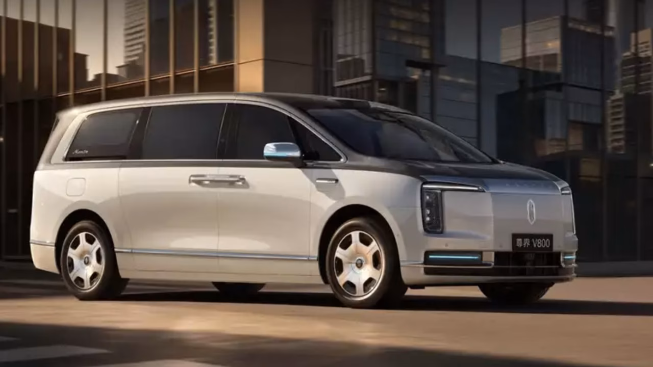 Самый дорогой минивэн Китая: подробности о новом конкуренте Toyota Alphard