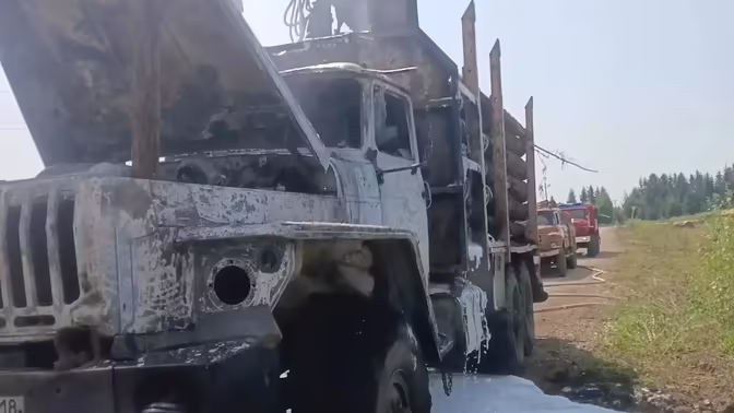Грузовой автомобиль загорелся в Шарканском районе Удмуртии