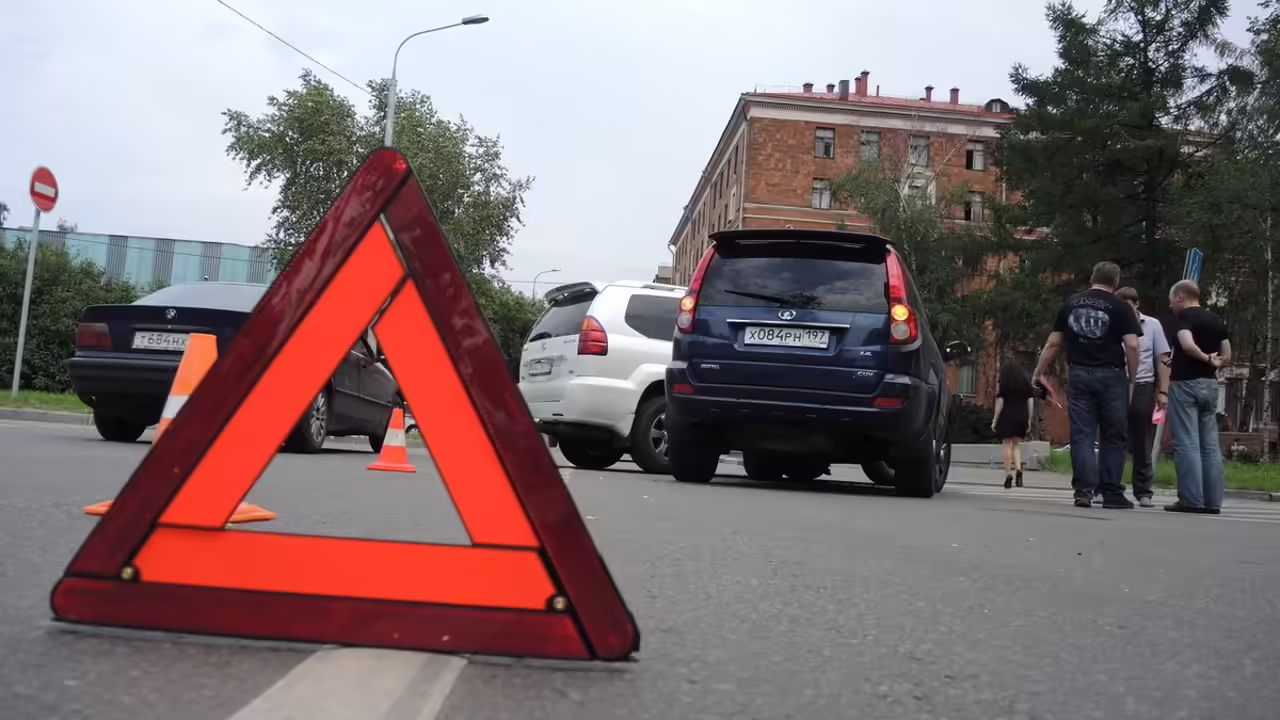 В Екатеринбурге в ДТП с тремя автомобилями пострадали двое детей