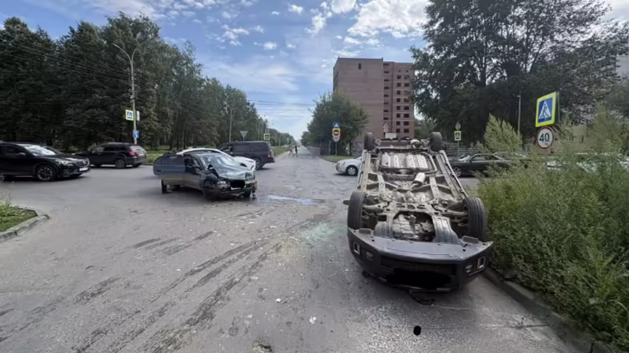 Новосибирские девушки с ребенком пострадали в ДТП на Затулинке