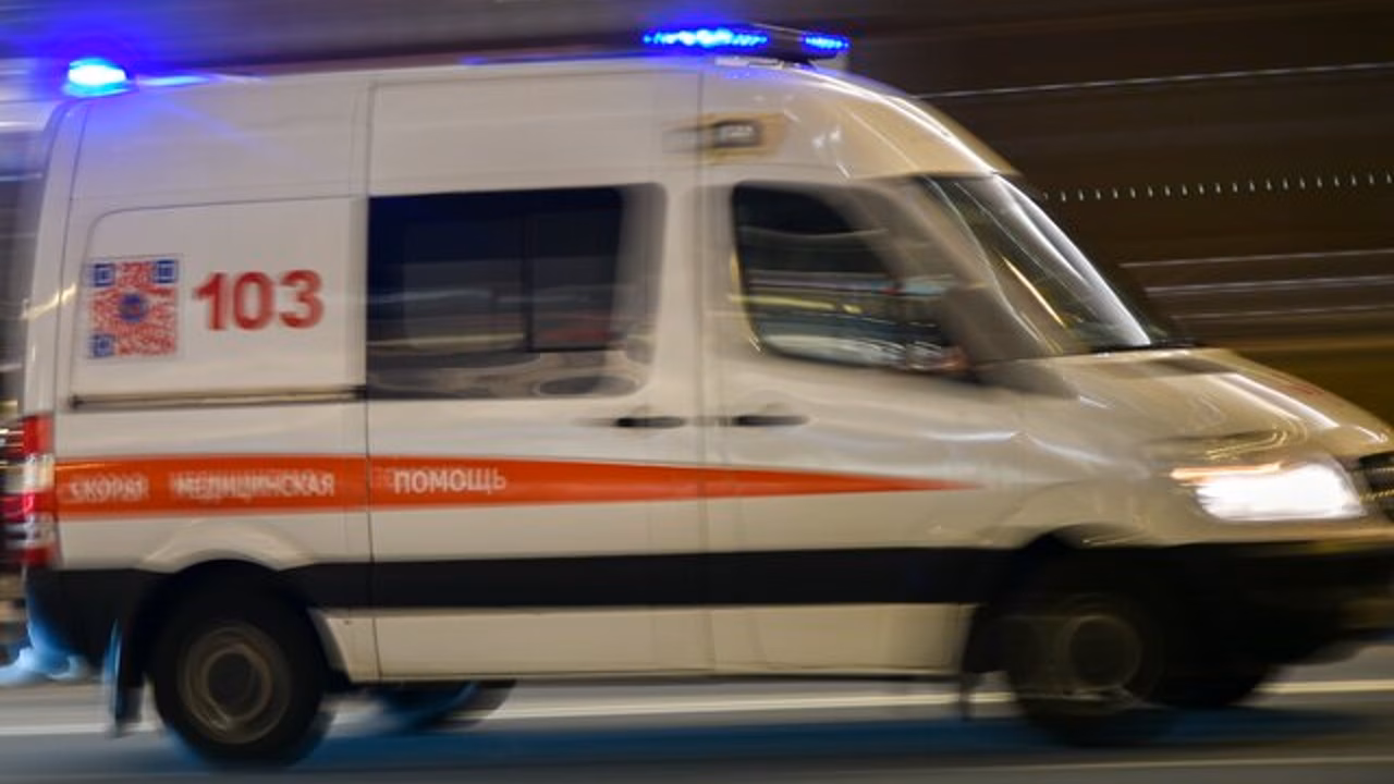 Два человека погибли при наезде автомобиля на бетонное ограждение в Саратовской области