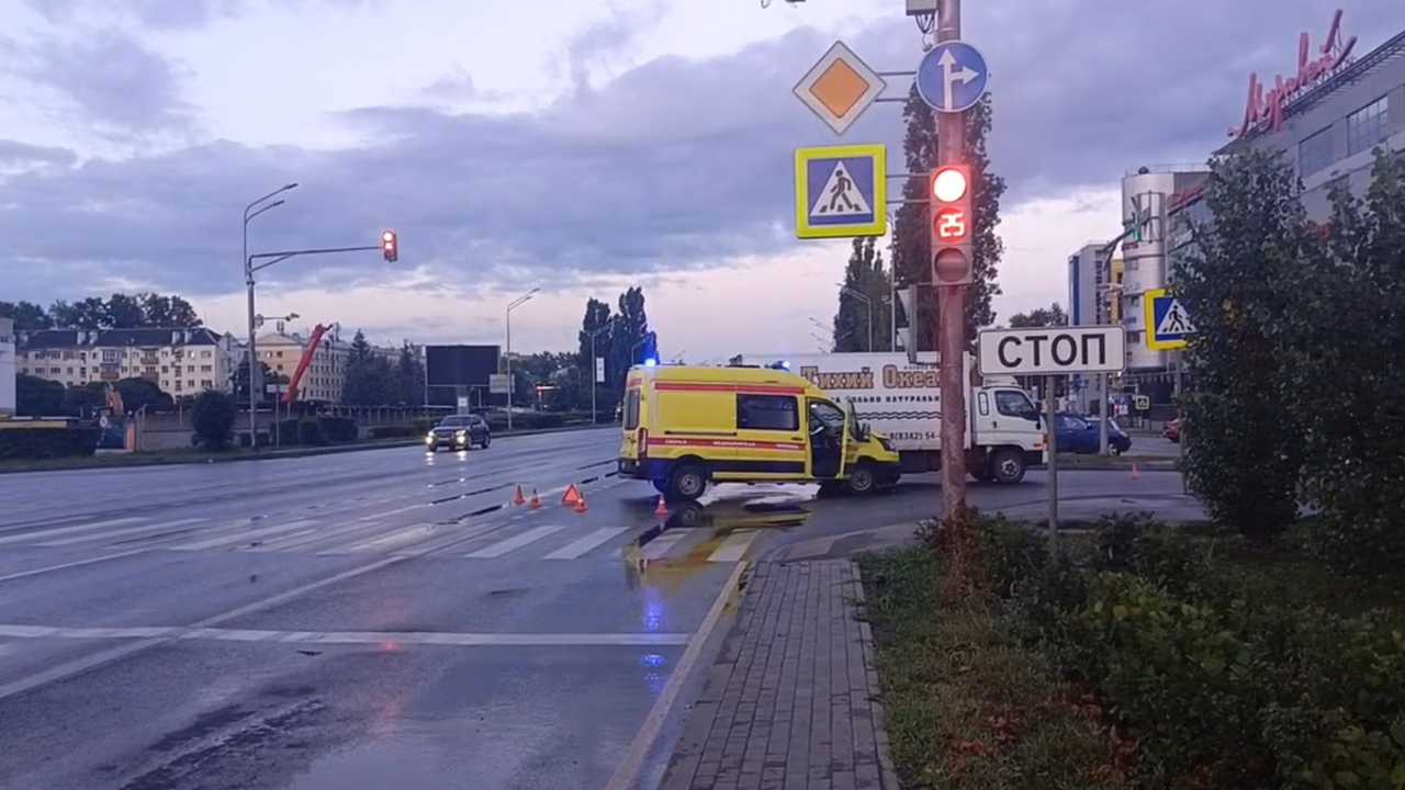 Скорая помощь попала в ДТП в Нижнем Новгороде: есть пострадавший