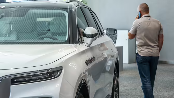 Российский авторынок снова ушёл в минус