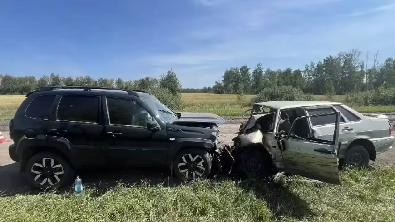 В аварии на омской трассе один человек погиб и пятеро пострадали
