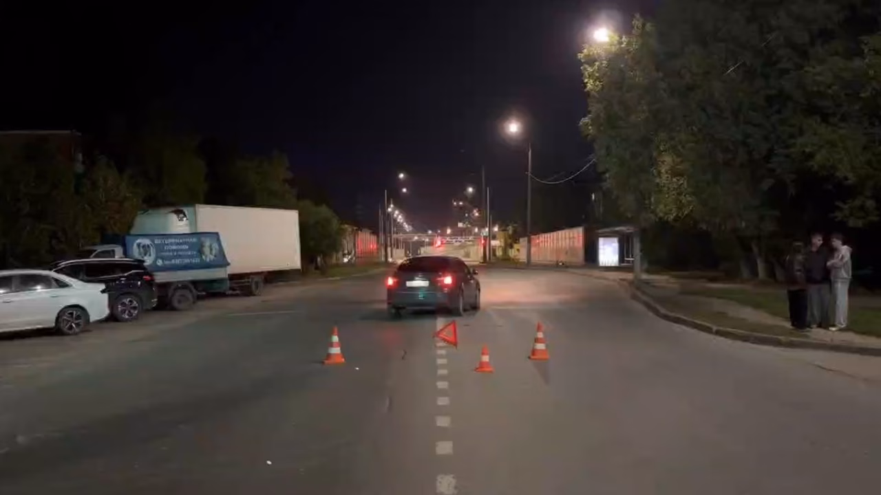 Водитель сбил сидящую на дороге девушку в Нижнем Новгороде