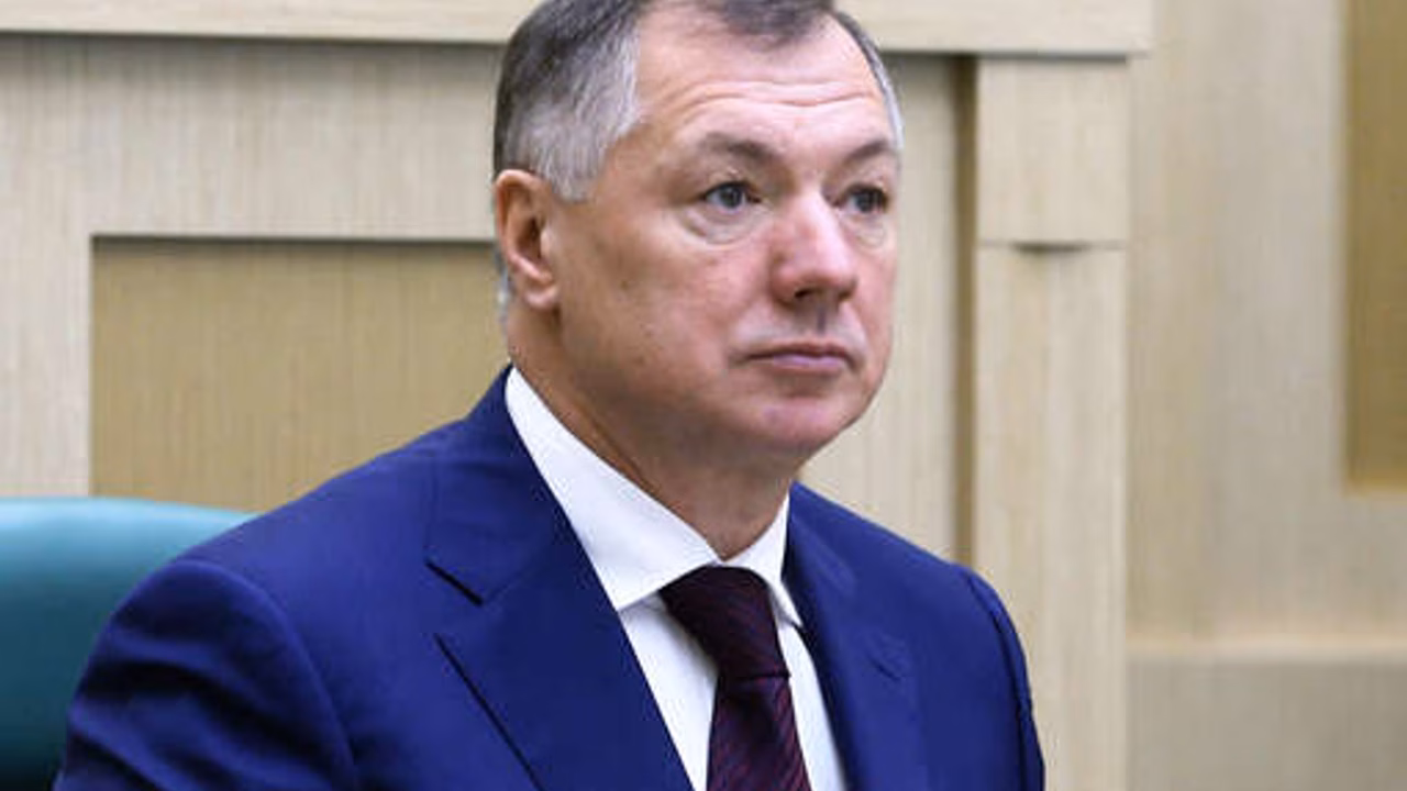Хуснуллин рассказал, как однажды купил "Камаз" вместо Mercedes и не пожалел
