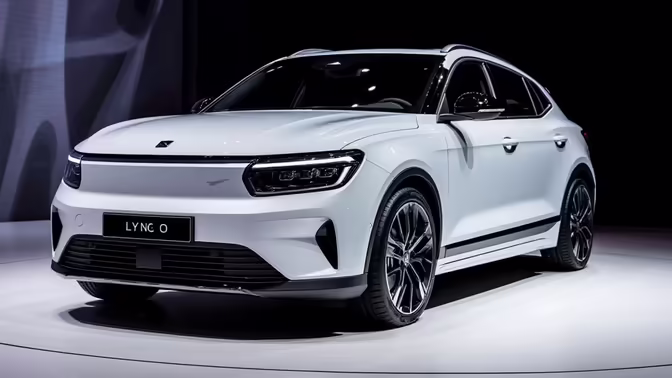 Гибридный флагман вывел Lynk & Co в топ: продажи взлетели в 10 раз