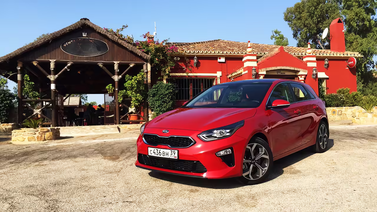 Автоэксперт Зиновьев раскритиковал Kia Ceed за слабую электрику и задиры в моторе
