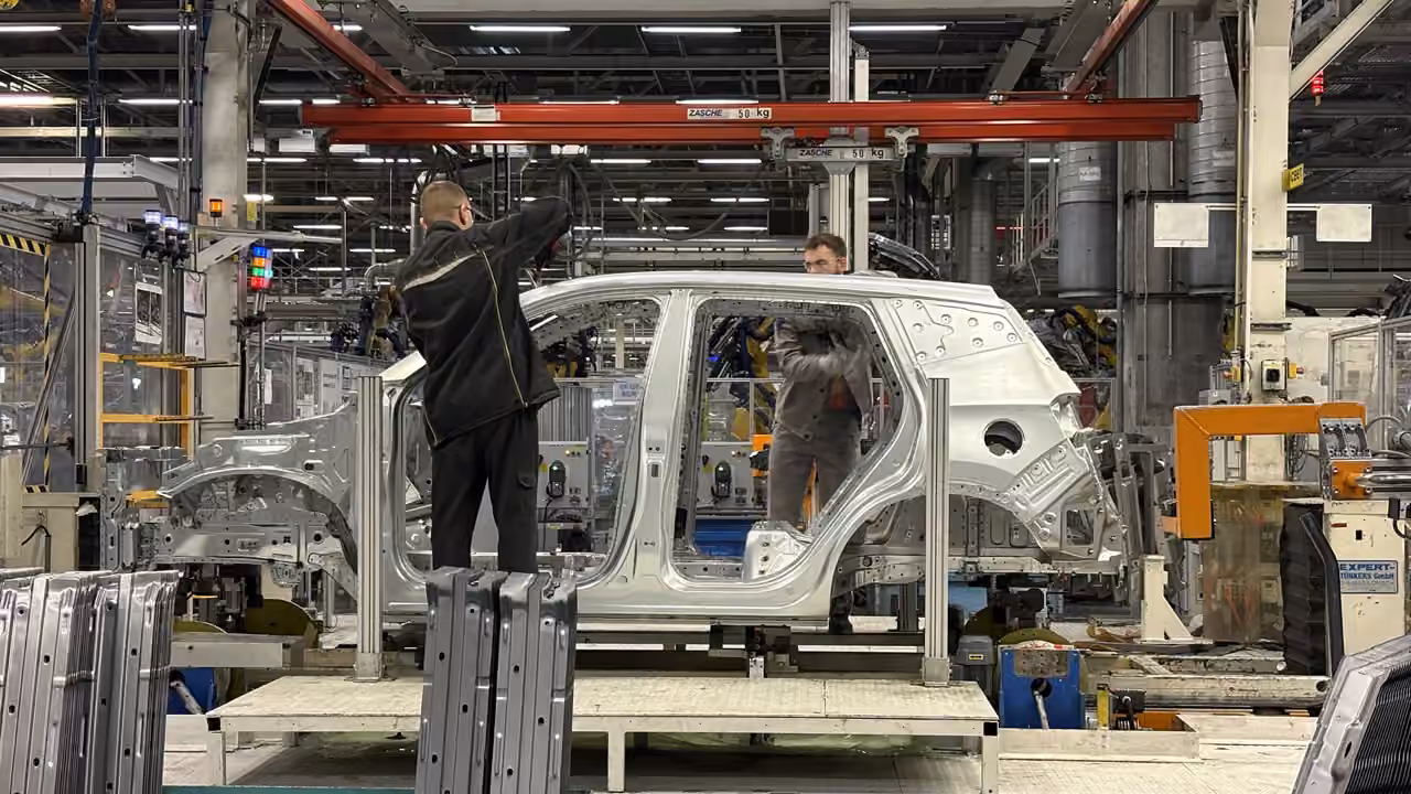 Почти 400 тысяч за полгода: российский автопром набирает обороты
