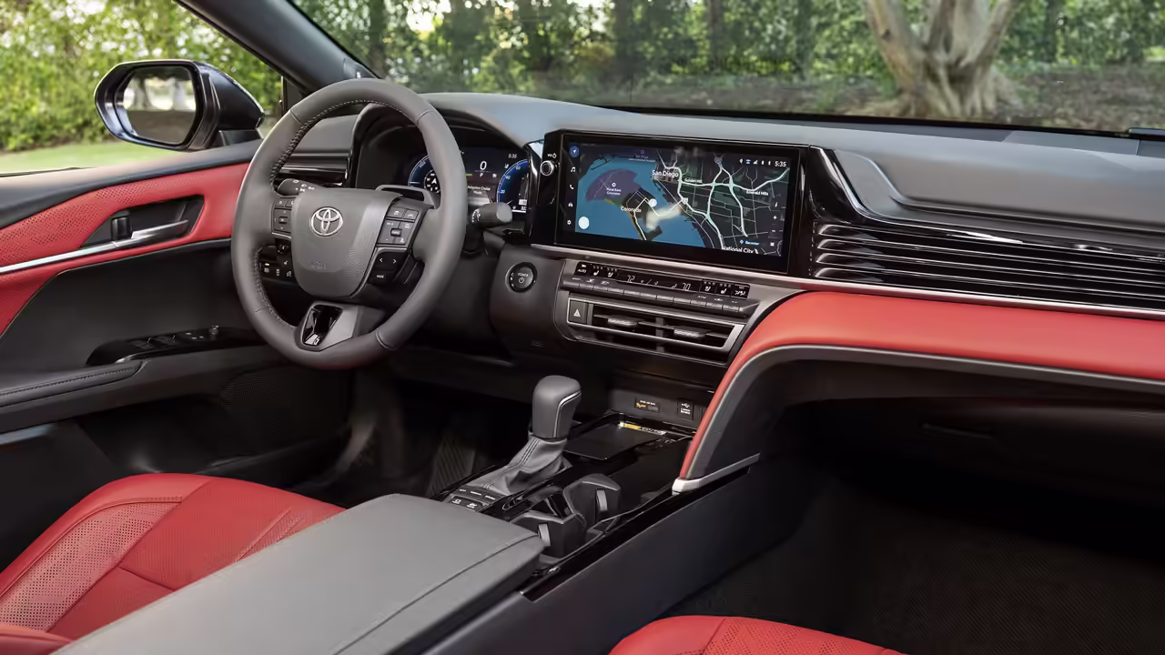 Toyota отзывает полмиллиона машин из-за проблем с приборной панелью