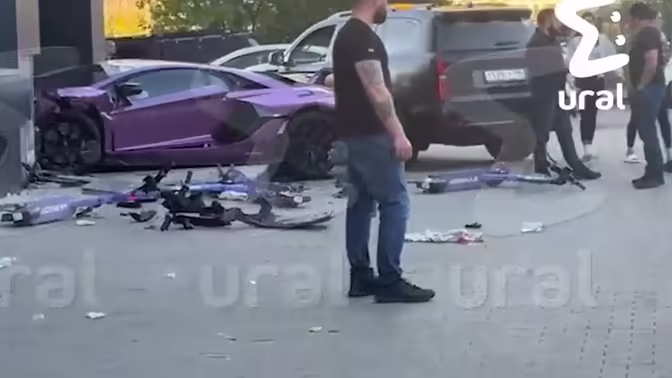 В российском городе Lamborghini за 40 миллионов рублей врезался в дом