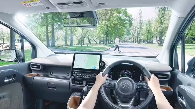 Семиместную Toyota Sienta с полным приводом начали продавать в России