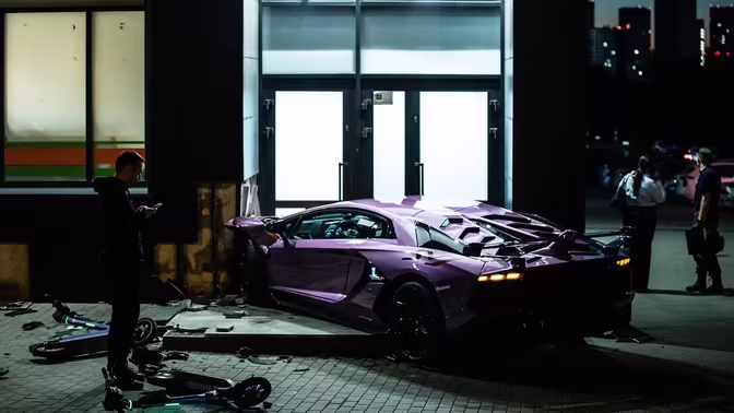 Потеря контроля стала предварительной причиной аварии с Lamborghini в Екатеринбурге