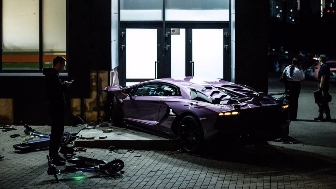 Причиной аварии с Lamborghini в Екатеринбурге стала потеря контроля над авто