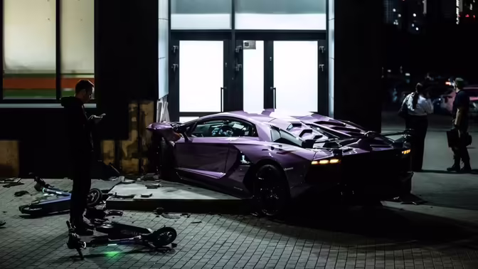 Причиной аварии с Lamborghini в Екатеринбурге стала потеря контроля над авто