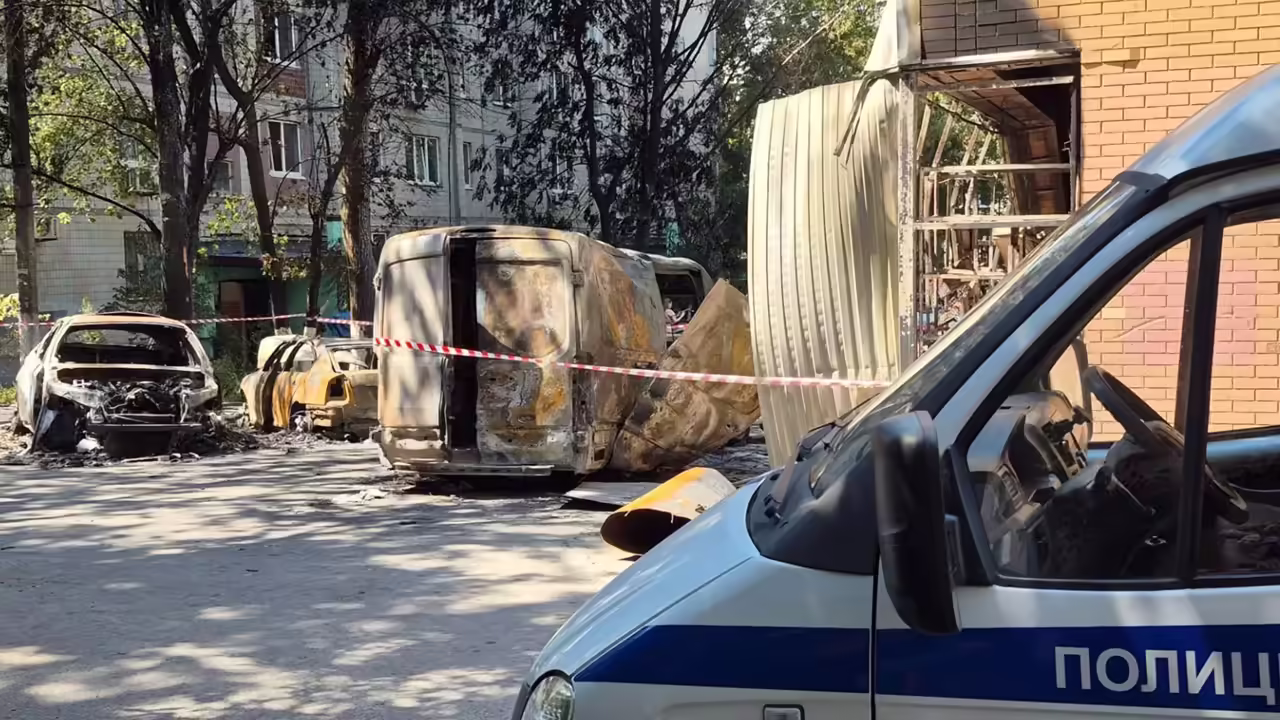 Оператор АЗС и водитель стали фигурантами дела о сожжении 21 автомобиля в Ростове