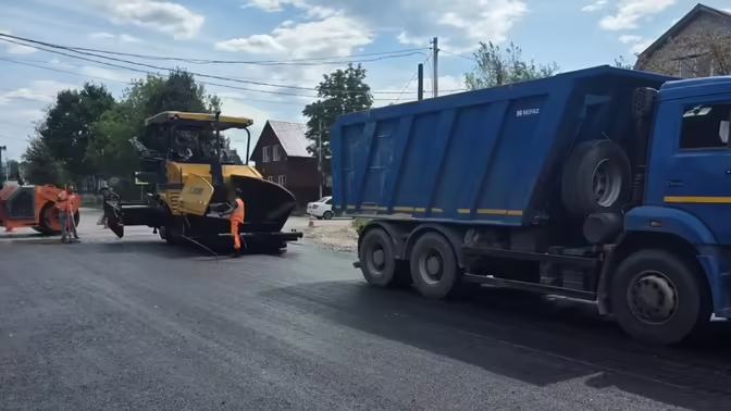 В Кузнецке продолжается ремонт дороги на улице Кирова