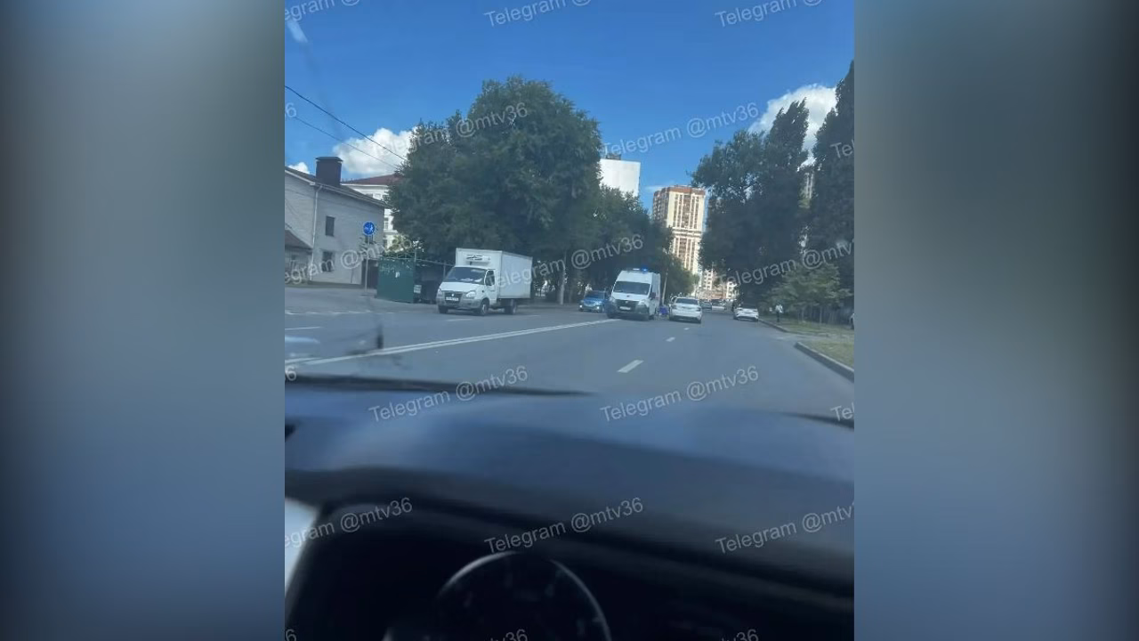 Пешехода сбили на улице Краснознаменной в Воронеже