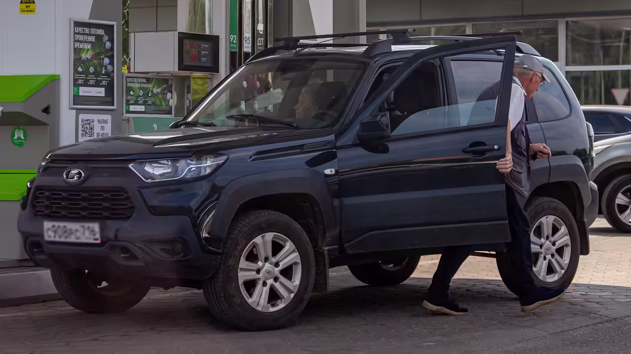 Автомобилистам рассказали, как ездить на «грязном» бензине