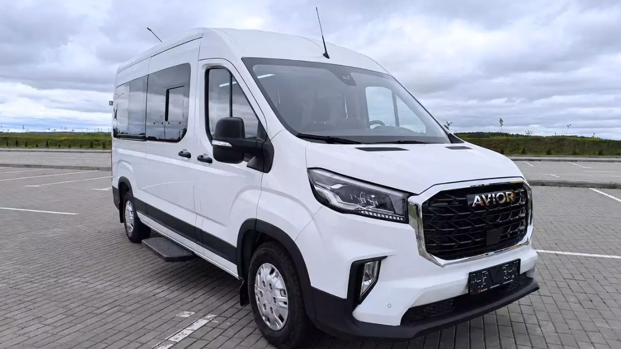 Белорусский Avior открыл прием заказов на 11-местный автобус Touring Bus