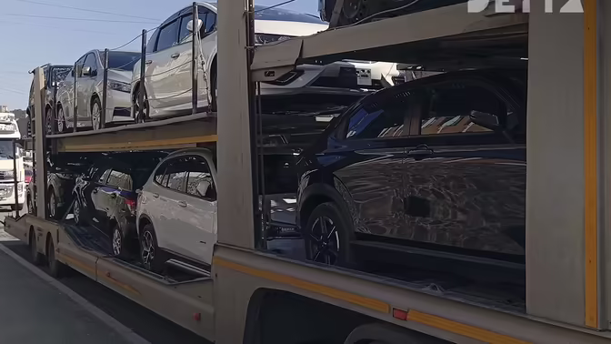 Почти 200 тысяч автомобилей оформили дальневосточные таможенники за полгода