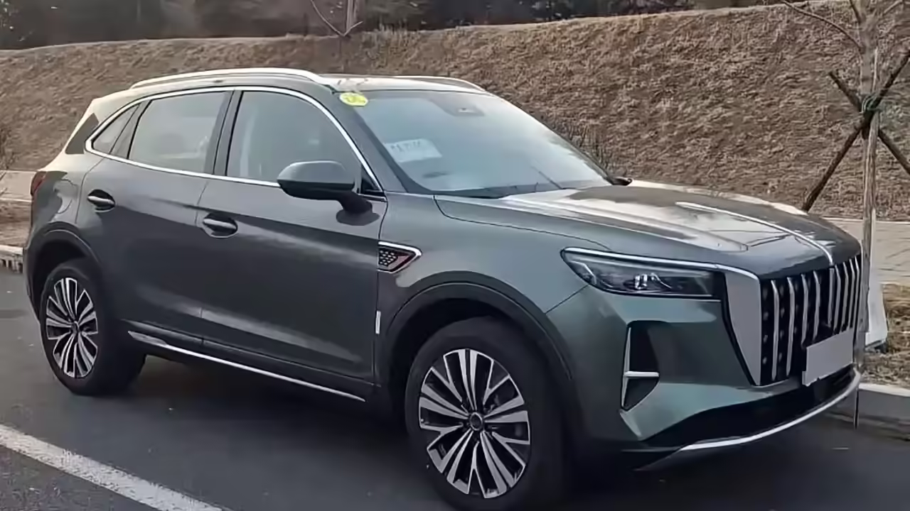 Обновленный Hongqi HS5 покажут на автосалоне в Чэнду