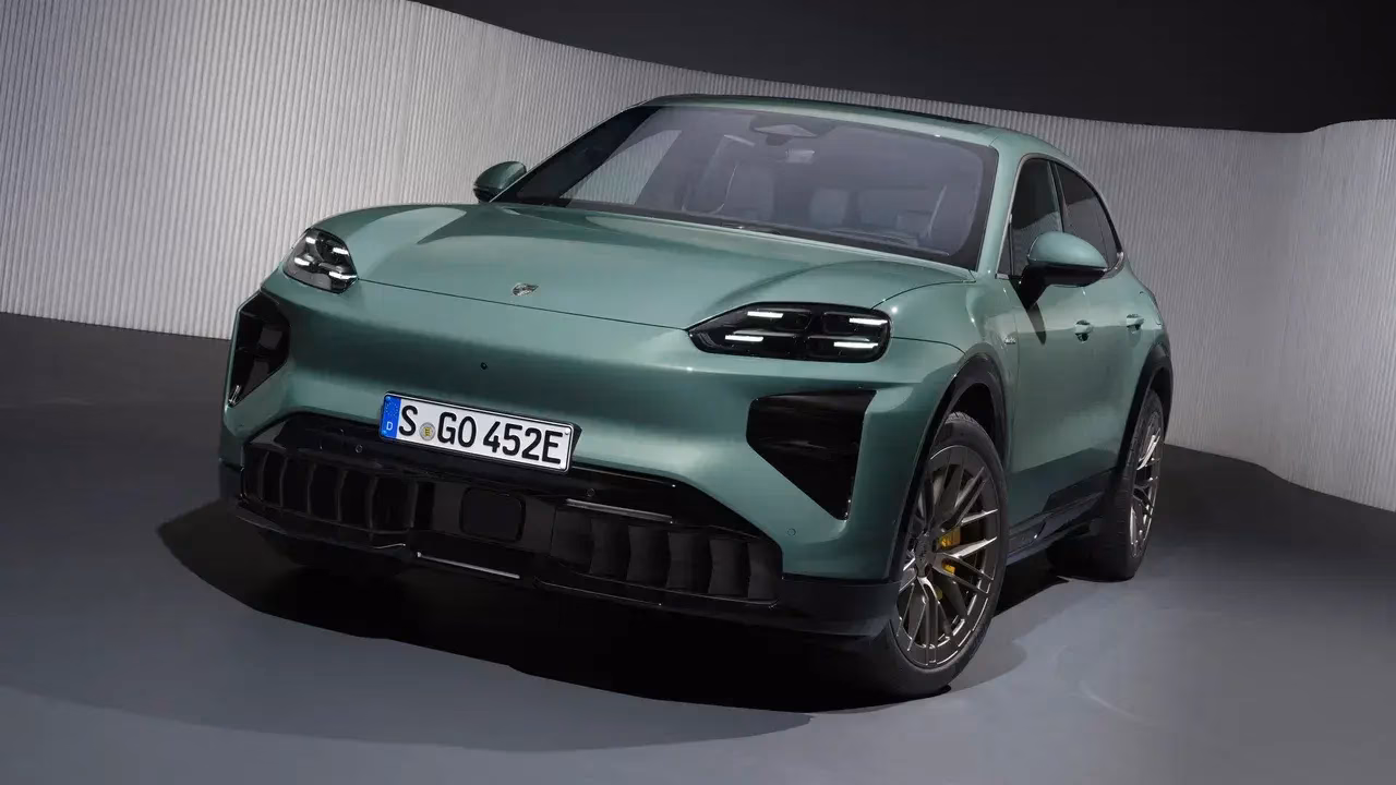 Владельцы дорогих Porsche, BMW и Mercedes получают госсубсидии через малоимущих