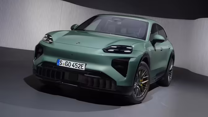 Владельцы дорогих Porsche, BMW и Mercedes получают госсубсидии через малоимущих