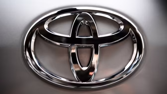 Бракованные батареи гибридов Toyota и Lexus могут запирать водителей в машинах