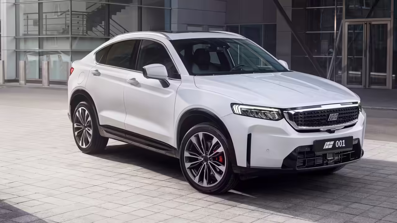 "Автостат": у пяти автобрендов в России продажи снизились в 20 раз