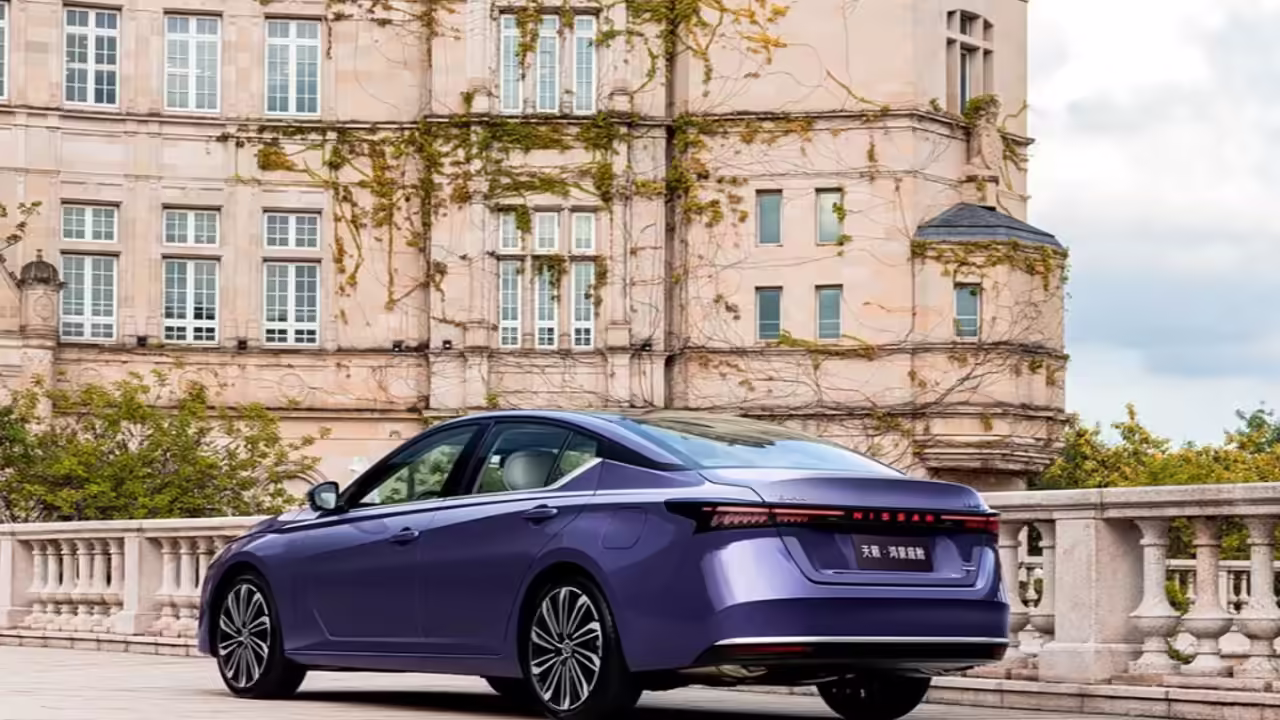 Продажи нового поколения Nissan Teana начались в России: по цене Lada Aura
