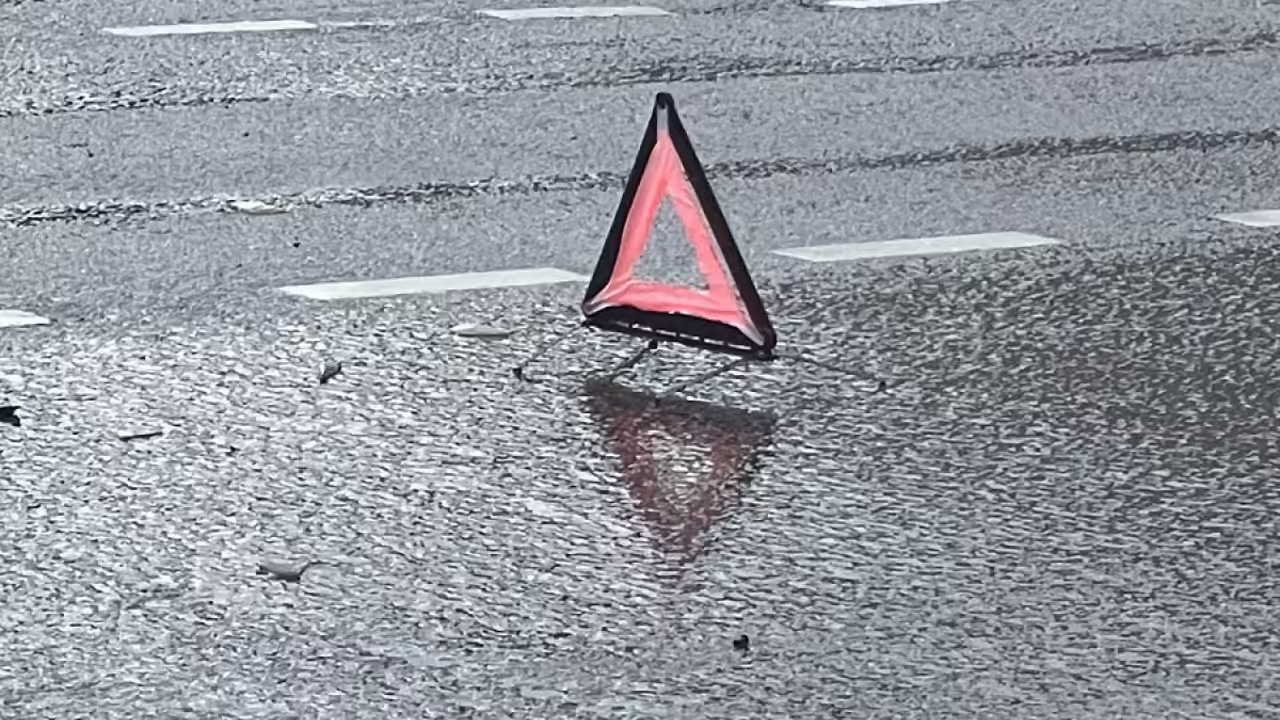 В Липецкой области водитель Peugeot погиб после наезда на опору ЛЭП