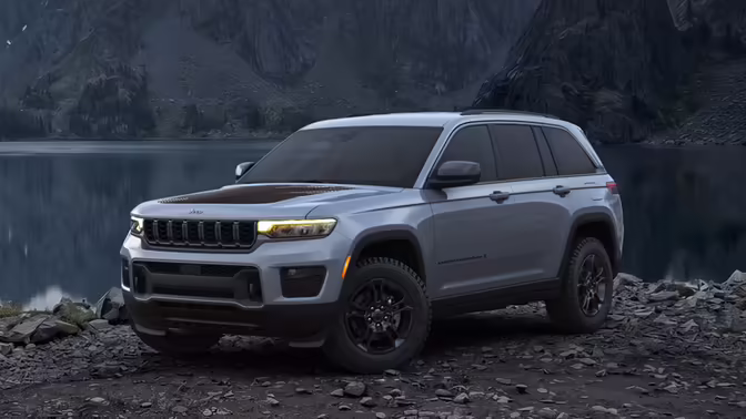 Jeep Grand Cherokee получил несколько обновок и слегка подорожал