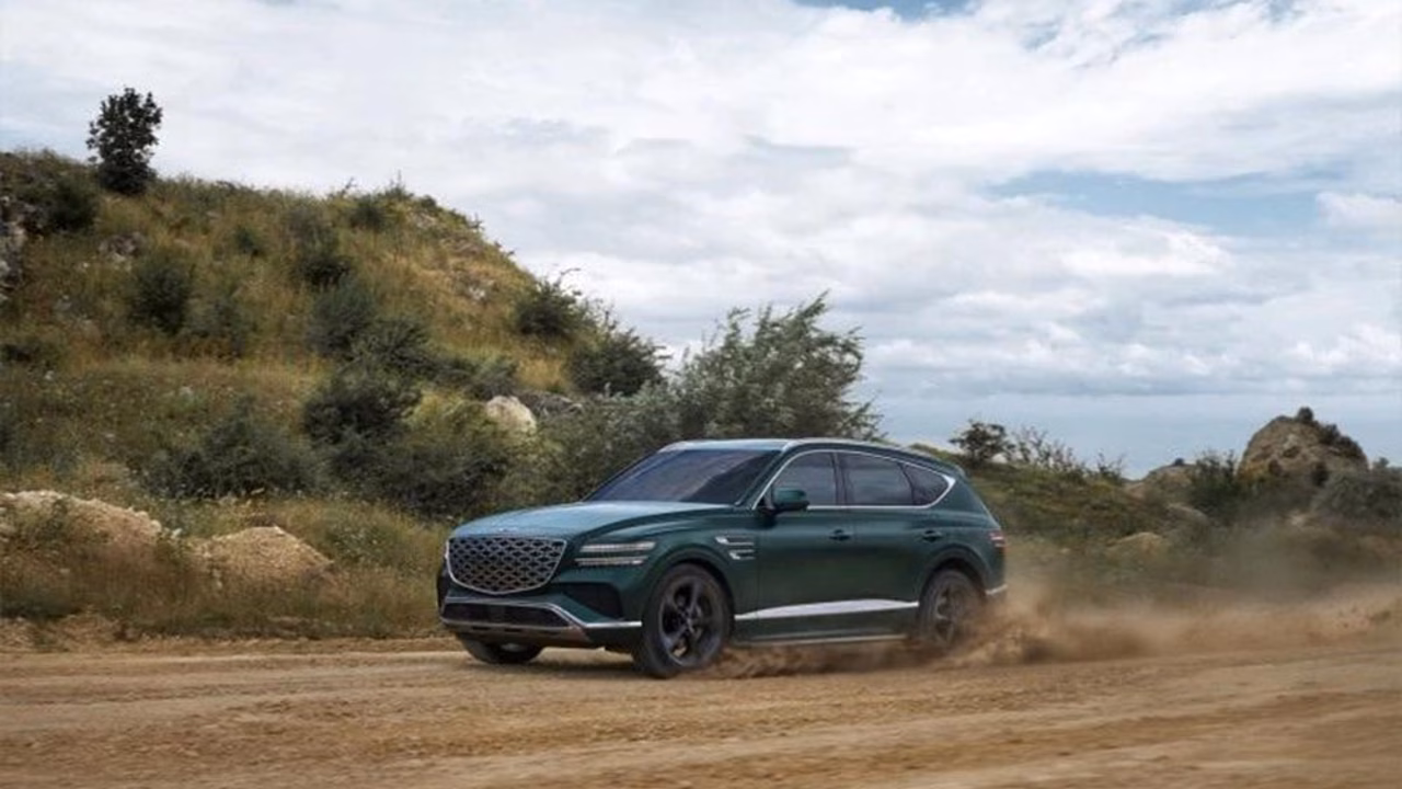 Кроссовер Genesis GV80 обзаведется первой в истории бренда гибридной установкой