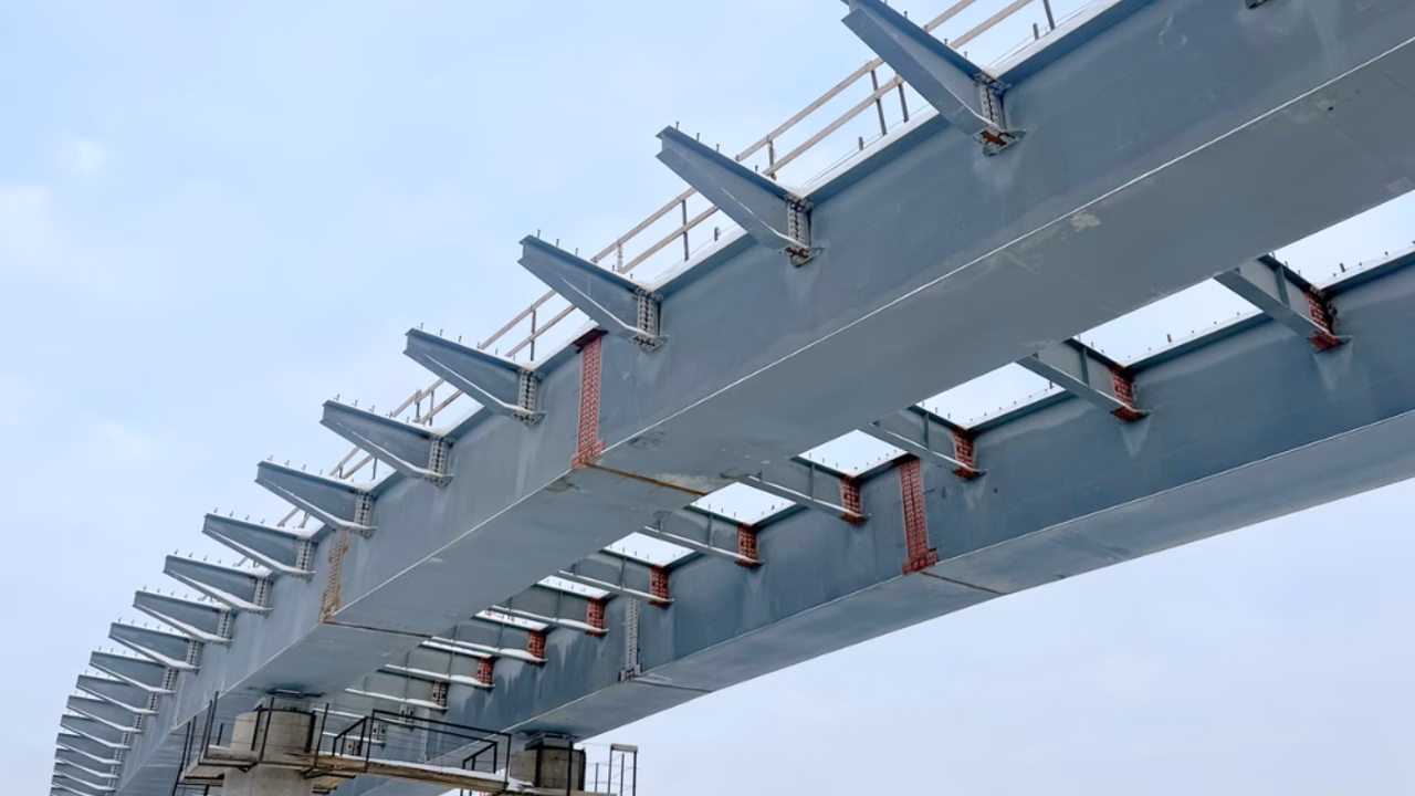 «Северсталь» поставила 780 тонн мостовых металлоконструкций для М-32