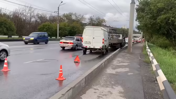 Четыре автомобиля столкнулись на Московском шоссе в Нижнем Новгороде