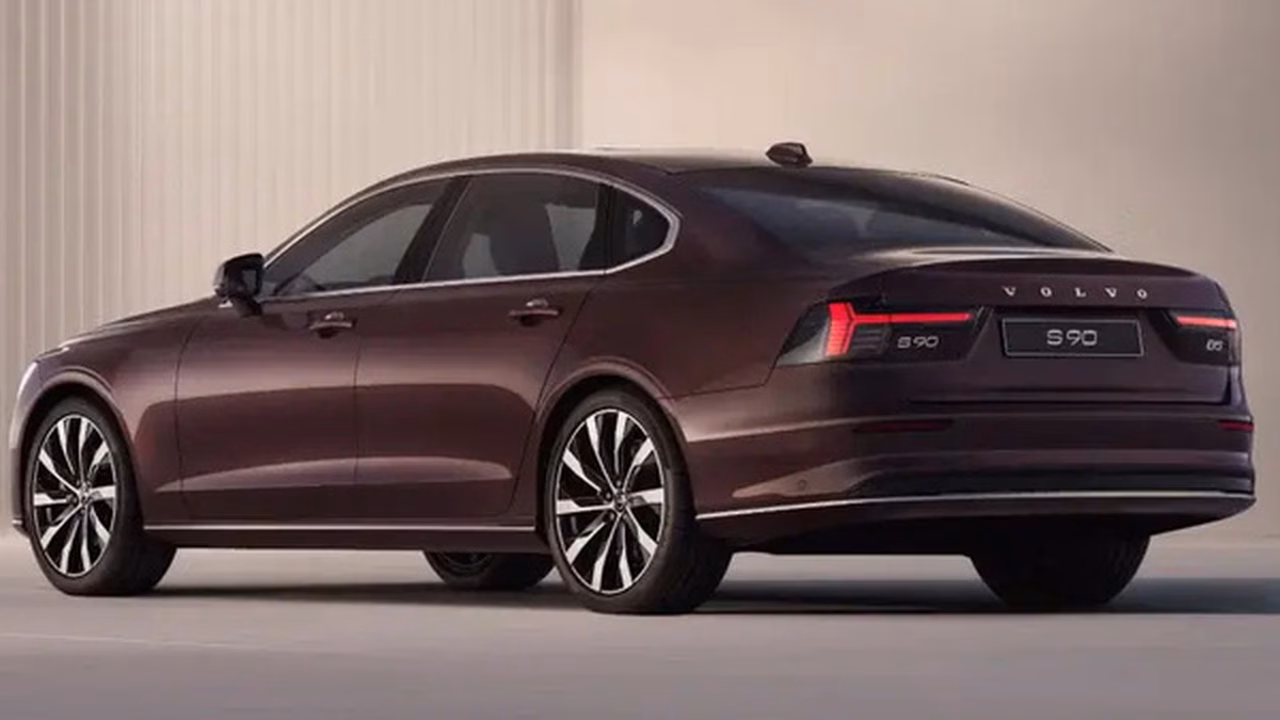 Цена Volvo S90 снизилась вдвое, продажи упали до 400 машин в месяц в Китае