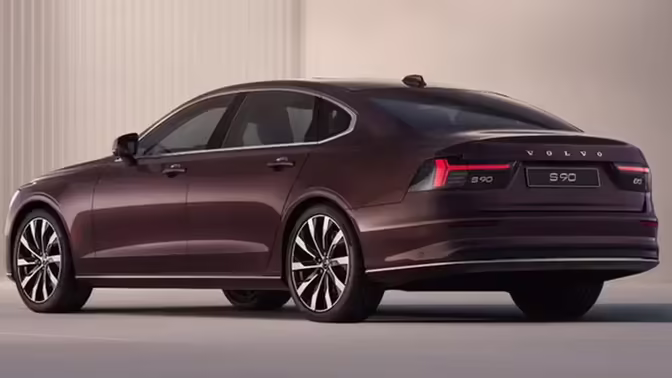 Цена Volvo S90 снизилась вдвое, продажи упали до 400 машин в месяц в Китае