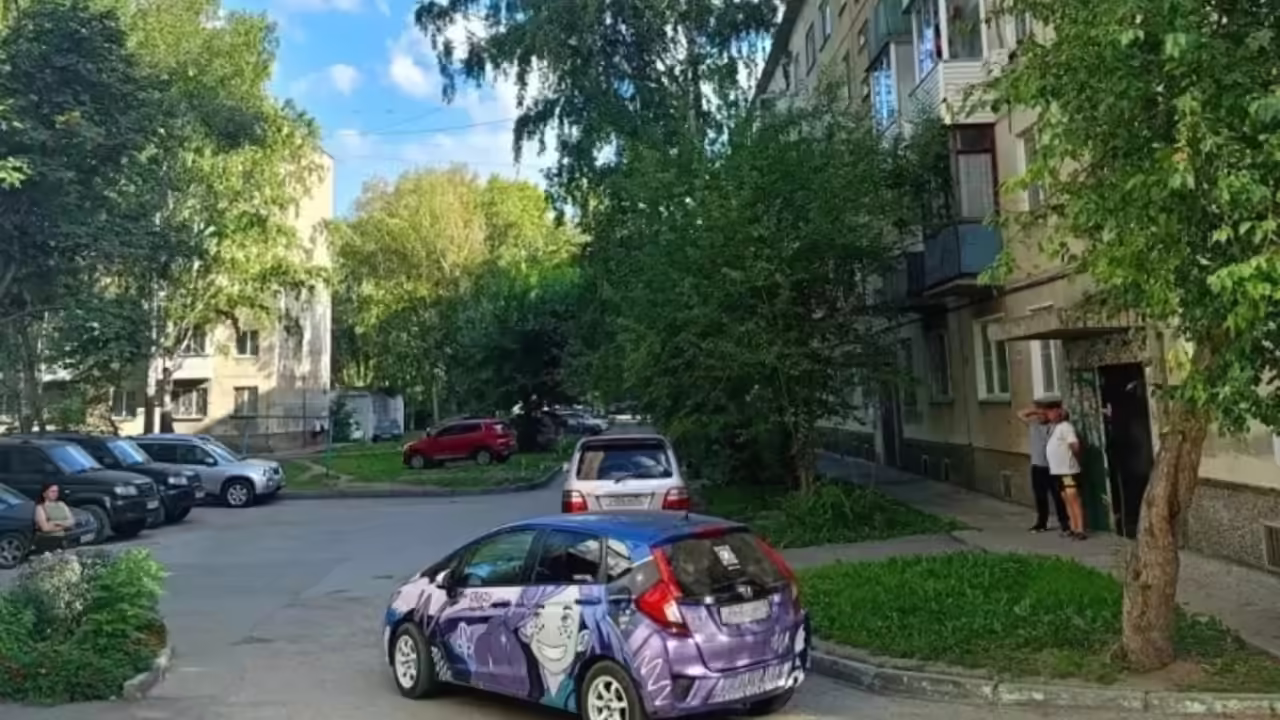 Новосибирец на «Хонде» сбил 9-летнего самокатчика во дворе