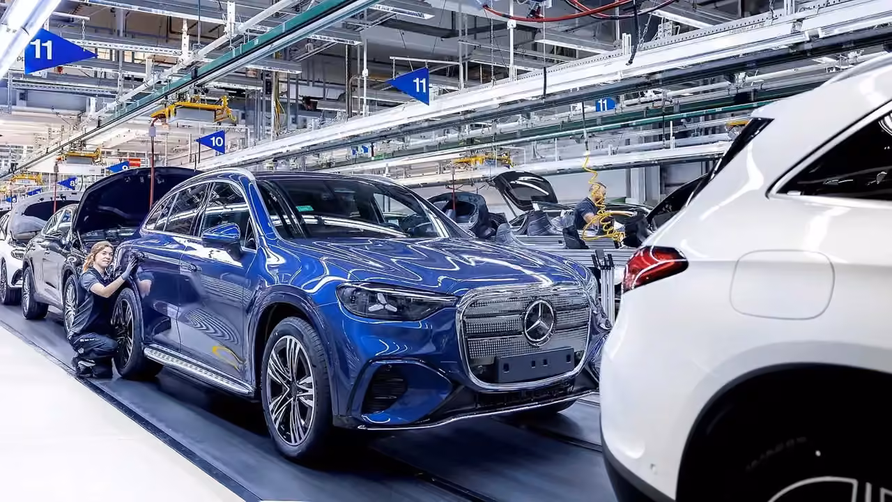 В США могут по политическим мотивам запретить автомобили марки Mercedes