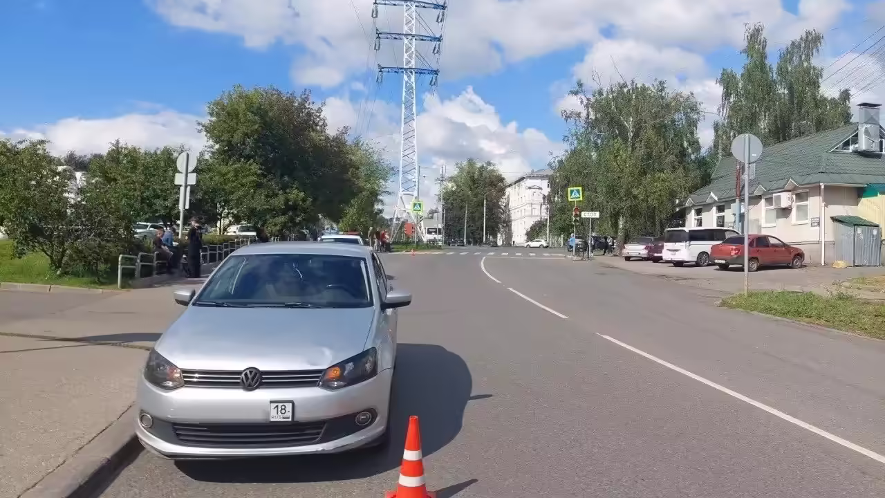 Машина сбила велосипедиста на пешеходном переходе в Ижевске