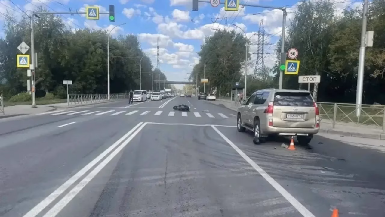Новосибирец на мопеде погиб после ДТП с Lexus на Станционной