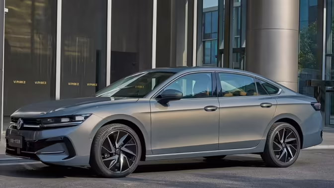 Объявлены цены на новый Volkswagen Passat в России: сколько стоит седан