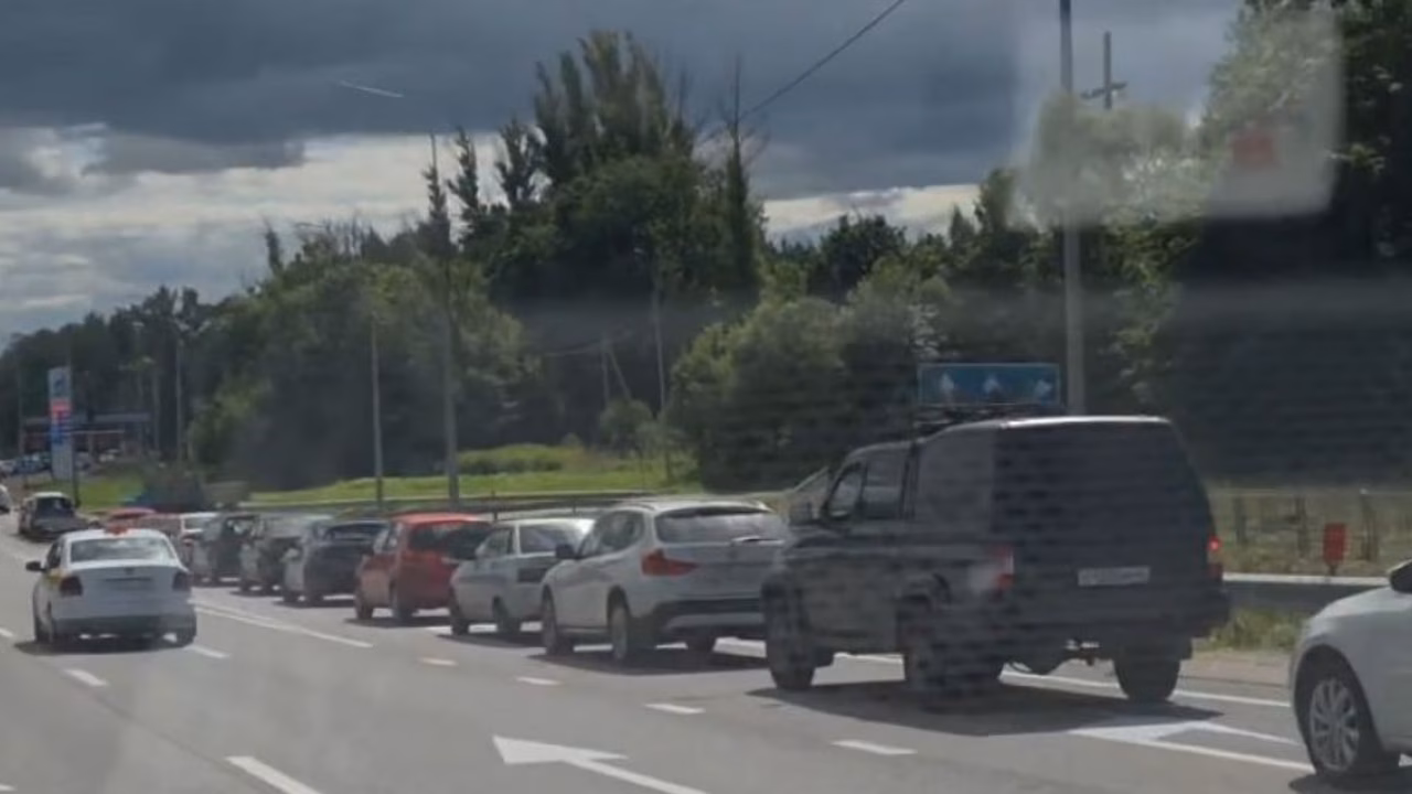 Туляки застряли в многочасовой пробке на АЗС