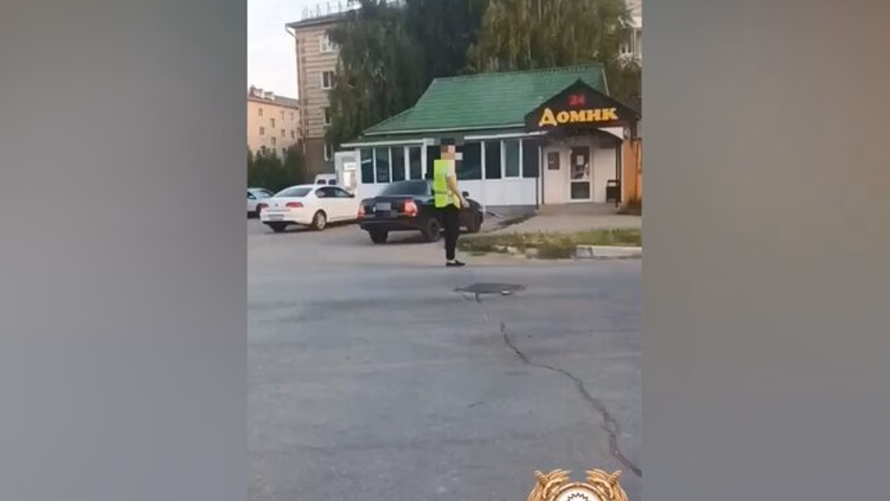 В Башкирии молодой человек переоделся в форму ДПС и останавливал машины