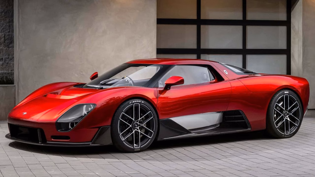 McLaren представила суперкар в духе первого дорожного автомобиля Брюса Макларена
