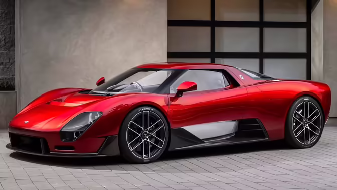 McLaren представила суперкар в духе первого дорожного автомобиля Брюса Макларена