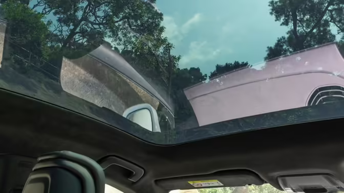 Changan не получал жалоб от россиян на треснувшие из-за жары панорамные крыши