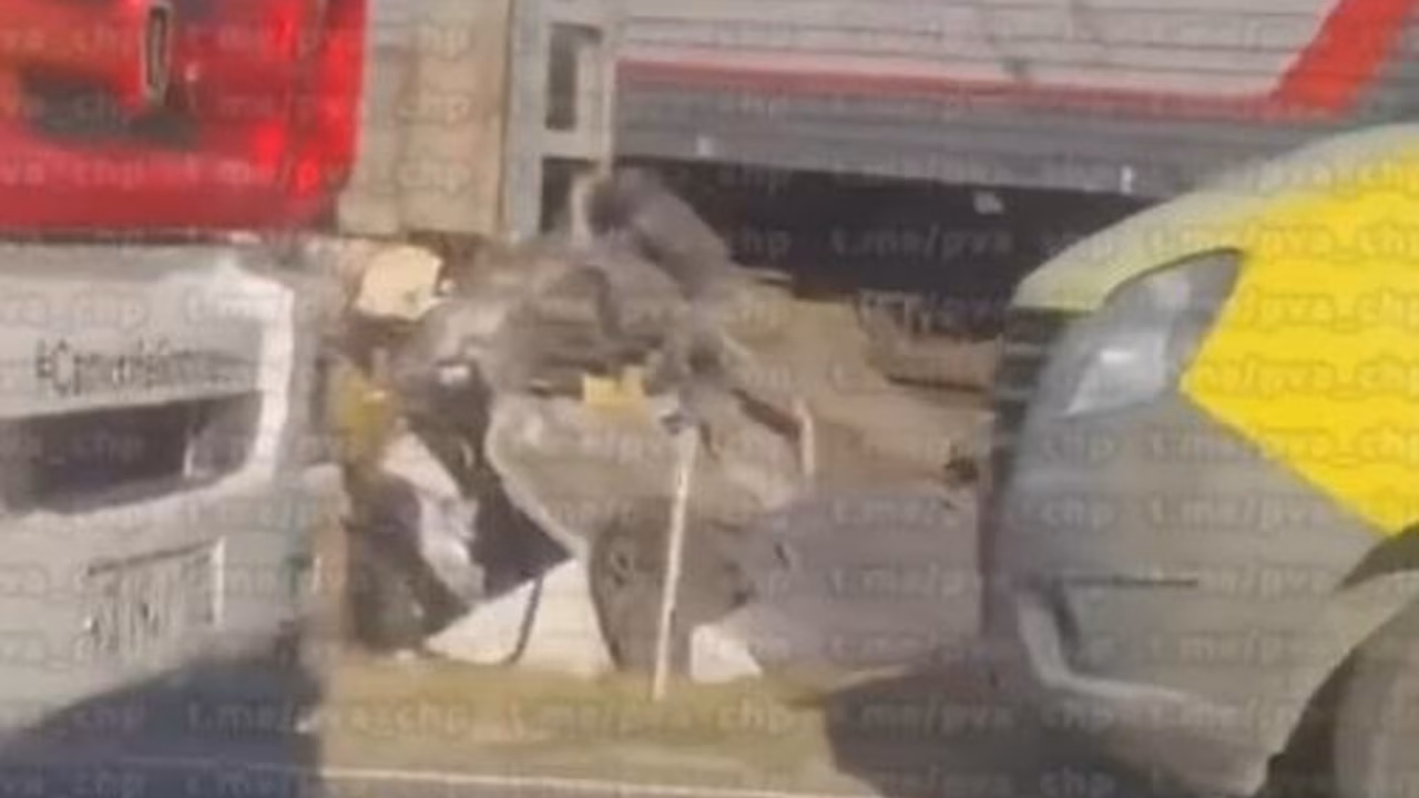 В Анапе у хутора Нижняя Гостагайка автомобиль столкнулся с поездом